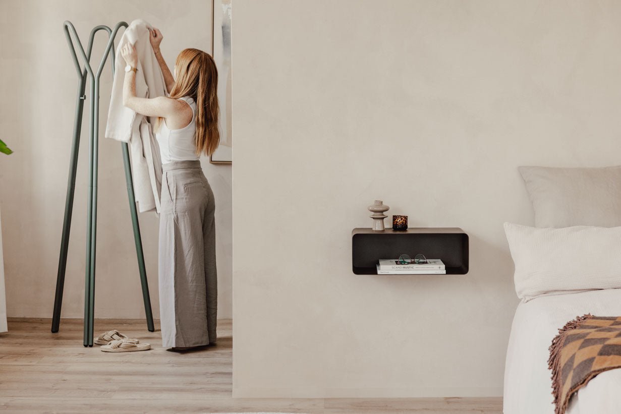 Nightstand Nelio – Hanging Design with Cable Routing