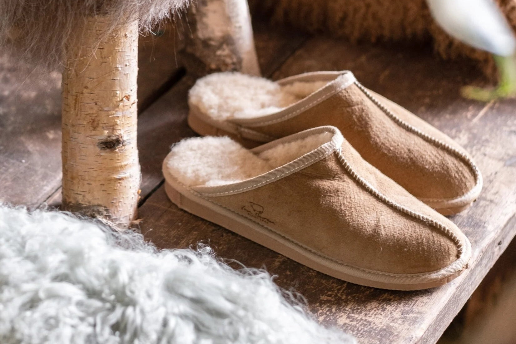 Sheepskin Men's Slippers Aven – Genuine Sheepskin in Camel